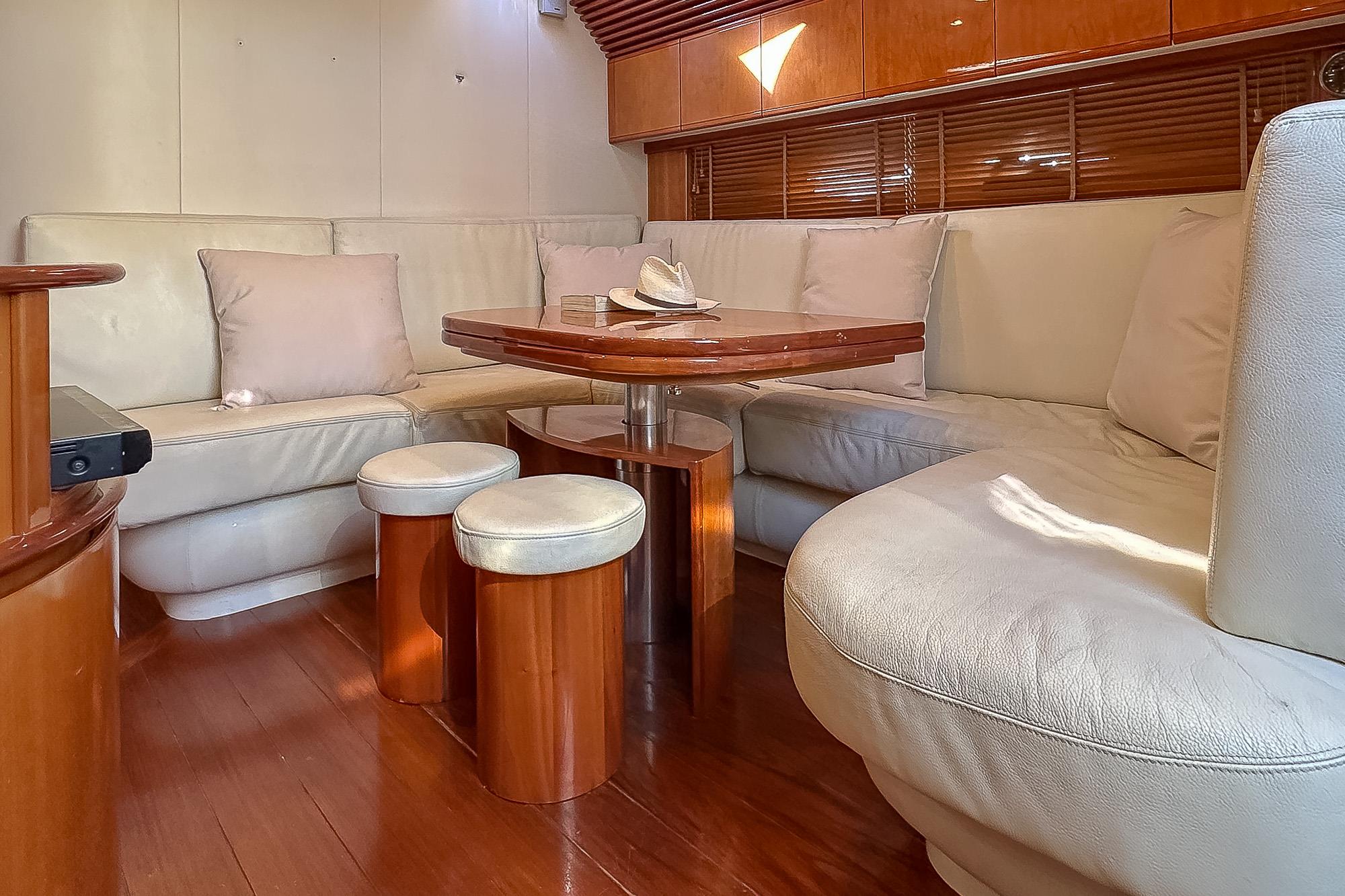 2003 PERSHING 52' 